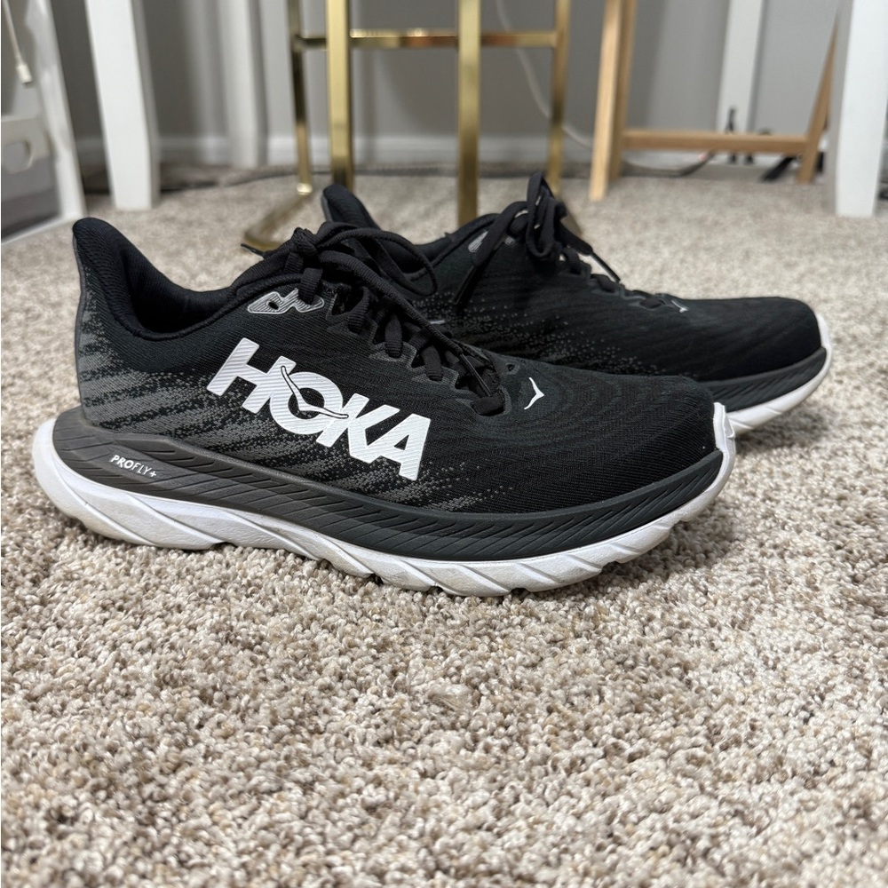 HOKA Women’s Mach 5 Profly Black and White Athletic Sneakers Size 7.5